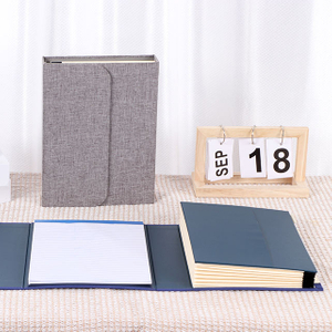 A pasta de extensão do acorde de papelaria da Escola Escola é feita de material de papel notebook para uso diário de escritório